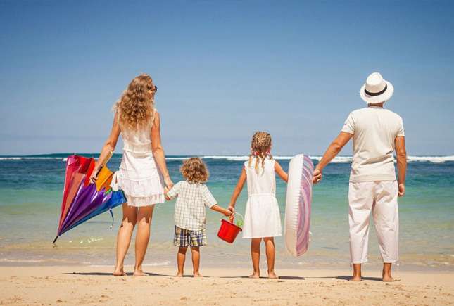 Vacanțele care obosesc: Obiceiuri aparent relaxante care te stresează fără să-ți dai seama