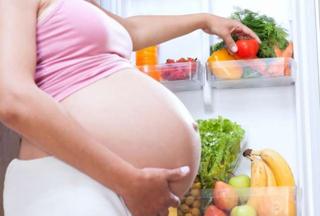Ești însărcinată în timpul verii? Iată cele 5 alimente care nu trebuie să-ți lipsească din dietă