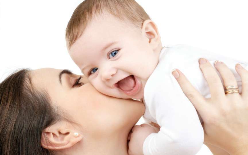 Gravidele, femeile care au născut recent și cele care alăptează vor fi avantajate la locul de muncă