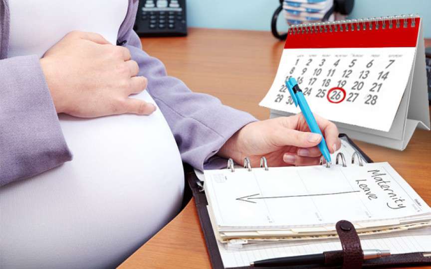 Voi fi mamă! Cum îi zic vestea angajatorului?