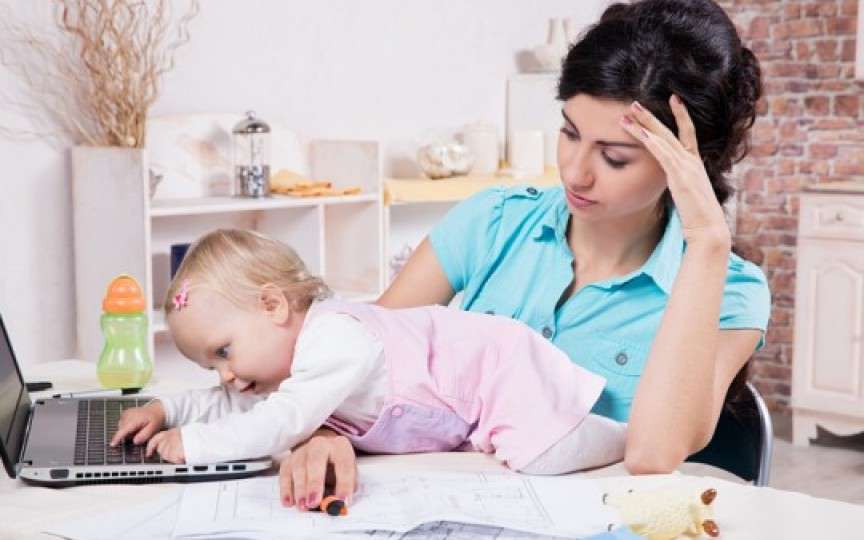 Ce e mai dificil: să stai acasă cu copilul sau să mergi la serviciu?