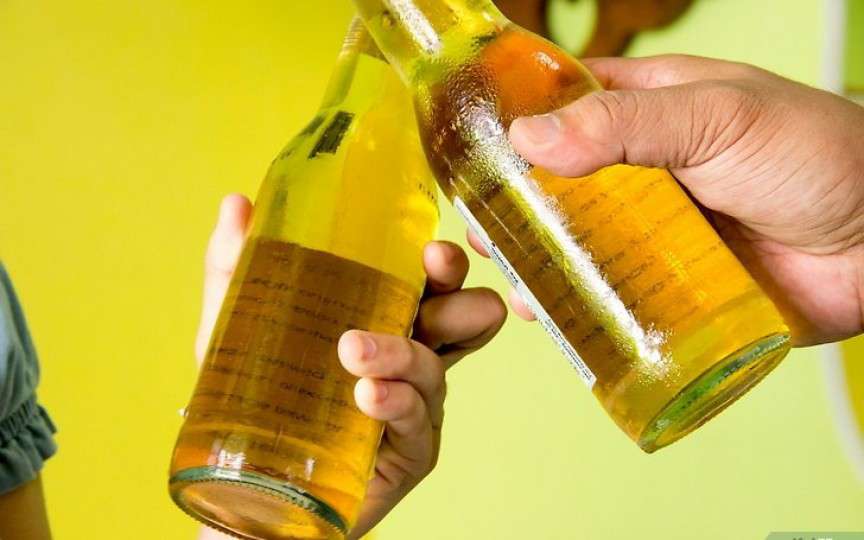 Problemele cu alcoolul ale părinților afectează emoțional copilul