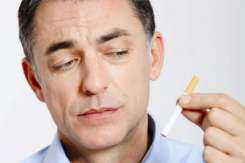 Motivele pentru care viitorii tătici ar trebui să renunţe la fumat