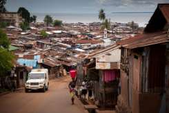 A venit în RM de la 9000 de km depărtare; „Copiilor nu le e dor de Africa, acolo e mare noroc să ai lumină 24 din 24”