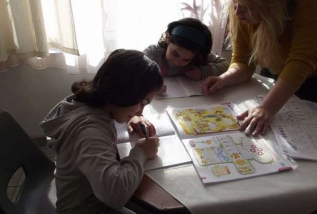 Povestea celor trei surori aproape sălbatice, salvate de o mamă eroină de la noi