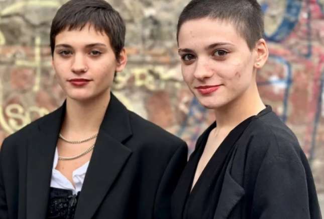 Gemene identice separate la naștere, s-au cunoscut la 19 ani pe Tik-Tok
