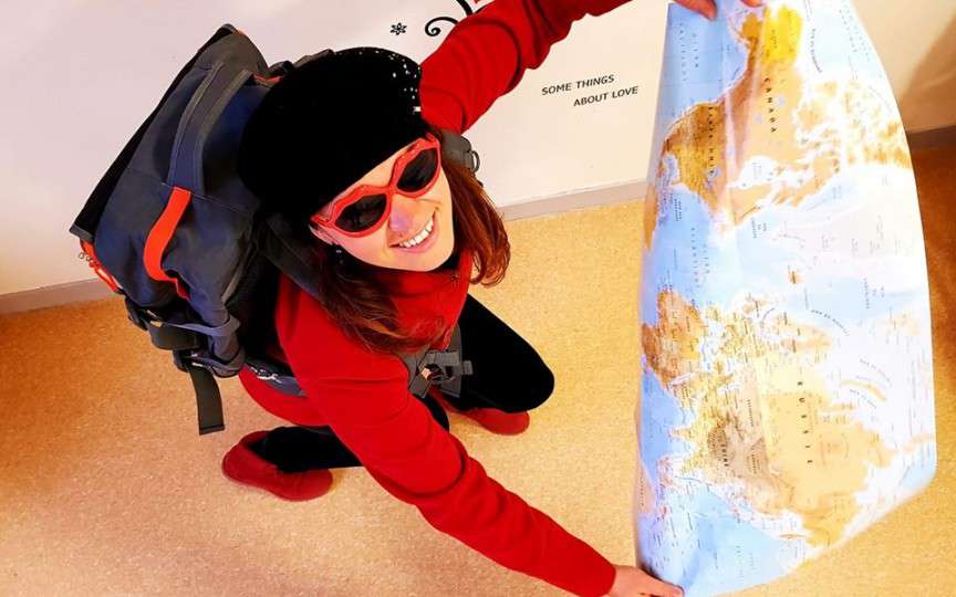 O moldoveancă și-a vândut mașina și alte lucruri de preț și a început călătoria înconjurul lumii
