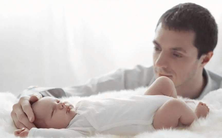 Cum să-ți pregătești partenerul pentru venirea unui copil: sfaturi utile de la psihologi
