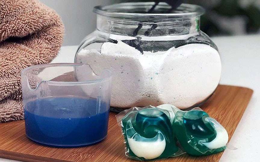 Detergent lichid, pudră sau capsule? Care este alegerea ideală pentru hainele tale?