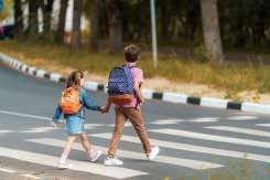 Copiii și siguranța rutieră: de ce regulile nu sunt suficiente