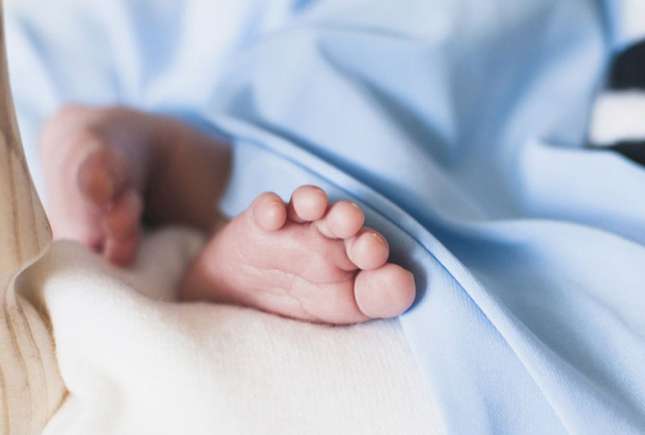 Diareea la bebeluși: când e normal și când trebuie să mergi la medic