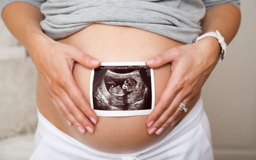 În săptămâna a 18-a de sarcină copilul poate auzi bătăile inimii mamei