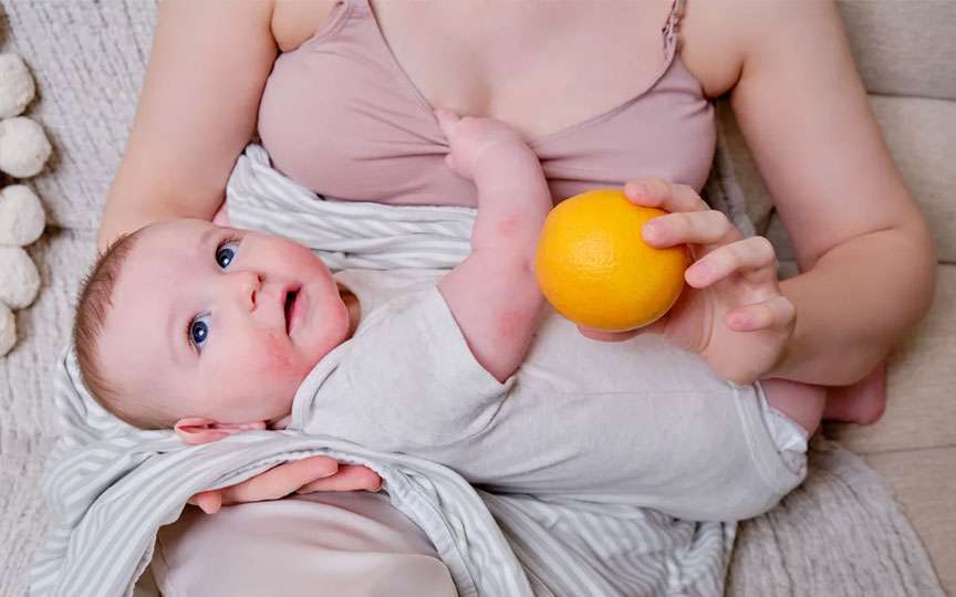Ce fructe poate mânca mama care alăptează? Lista sigură și cele mai periculoase alegeri