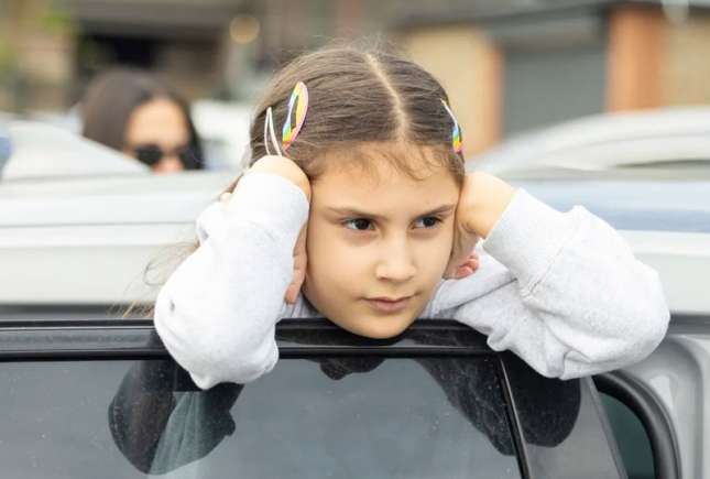 Inamicul invizibil: cum zgomotul urban afectează sănătatea copiilor și ce poți face