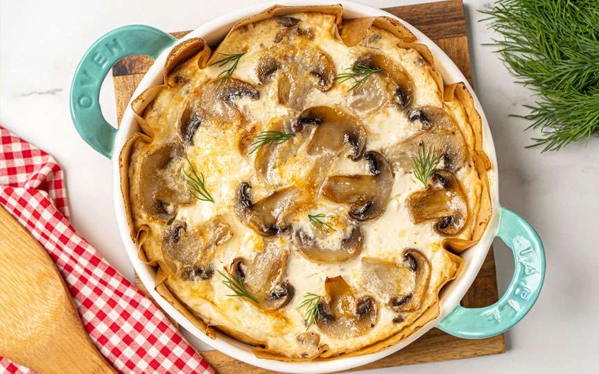 Suﬂe de ciuperci cremos la cuptor — rețeta pas cu pas pentru un preparat delicat
