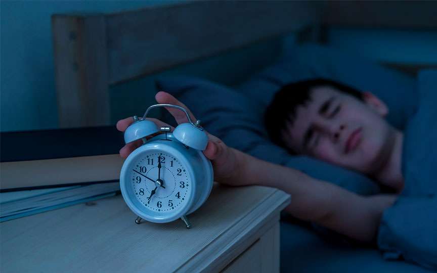 Câte ore de somn au nevoie școlarii: avertismentul neurologilor pentru părinți
