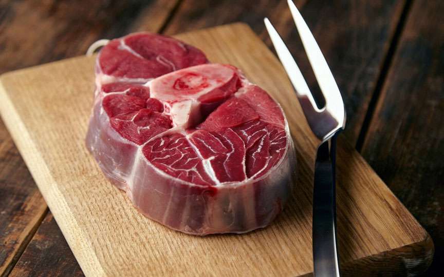 Dieta carnivoră: ce se întâmplă dacă mănânci doar carne și ce riscuri implică