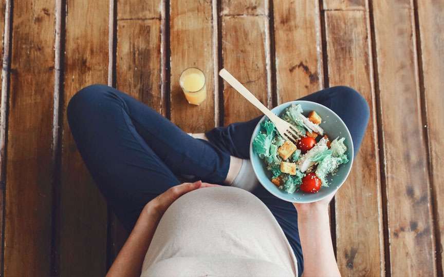Alimentația periculoasă pentru femeile însărcinate: veganism și crudivorism