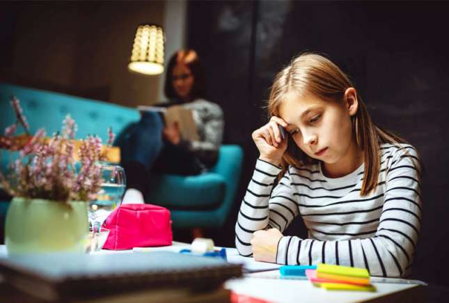 Psiholog: trei greșeli ale părinților care distrug motivația școlară a copiilor