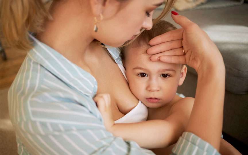 Febra de 38°C la copil: trebuie scăzută sau nu? Recomandările specialiștilor