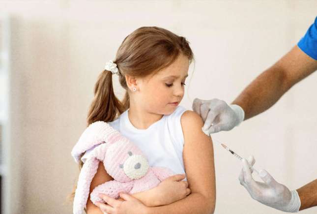 8 motive frecvente pentru care părinții refuză vaccinarea copiilor