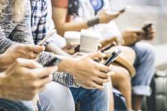 Renunțarea la rețelele sociale: cum influențează o pauză digitală anxietatea și depresia