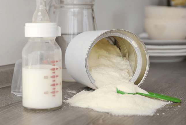 Loturi de lapte praf pentru sugari, retrase din comerț din cauza bacteriei Bacillus Cereus