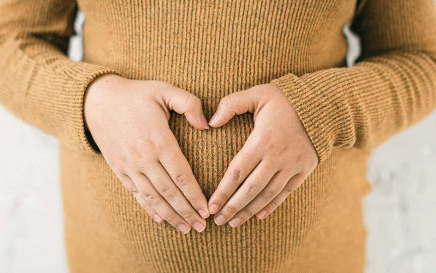 Până la ce vârstă poate fi amânată sarcina? Fertilitate, vârstă și rezerva ovariană