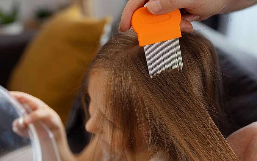 Căderea părului la copii: cauze, tratament și când este normal