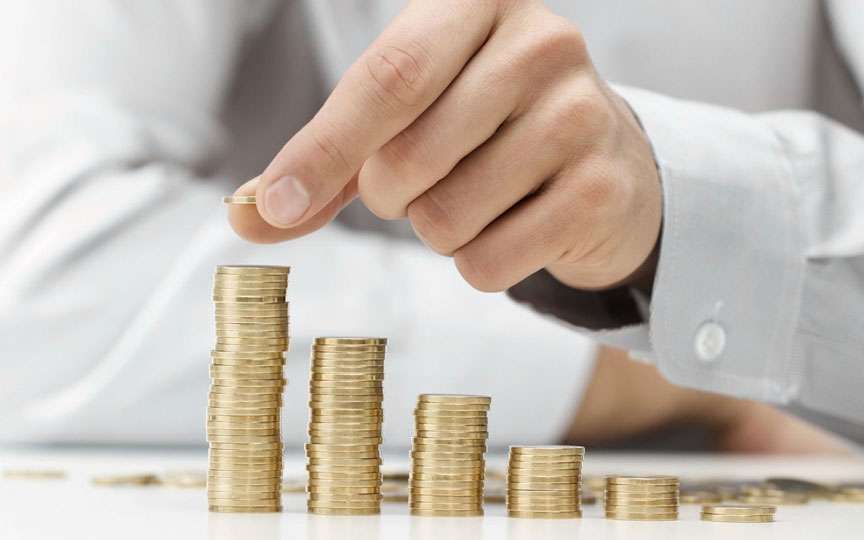 Salariul mediu a depășit 16.300 lei. Cele mai mici venituri, în agricultură și HoReCa