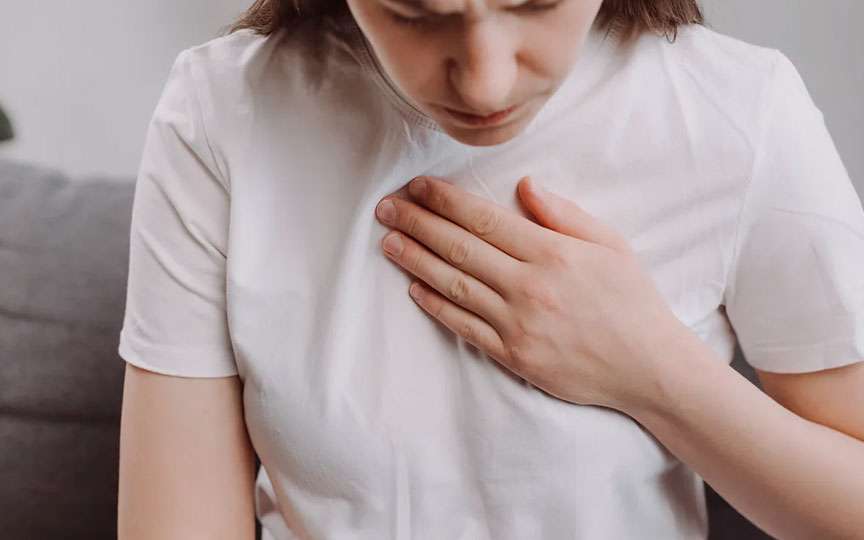 Arsurile la stomac: cauze, simptome, riscuri și când trebuie să mergi la medic