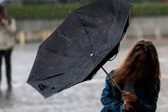Prognoza meteo 25–27 aprilie: ploi izolate, vânt puternic și înghețuri la sol