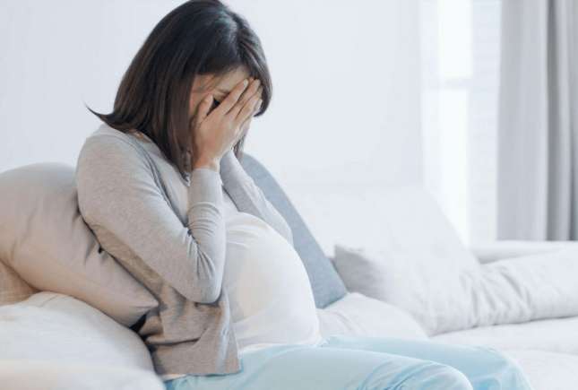 Schimbări hormonale și emoționale în sarcină – cum le gestionezi eficient
