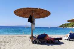 Grecia introduce reguli stricte pe plaje: amenzi de până la 60.000 euro pentru nerespectarea noilor măsuri