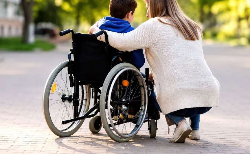 Indemnizație unică de 3.000 de lei pentru familiile cu copii cu dizabilități în luna iunie