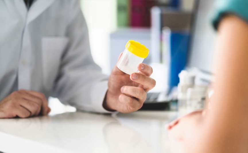 Urina tulbure în sarcină: cauze, simptome și când trebuie consultat medicul