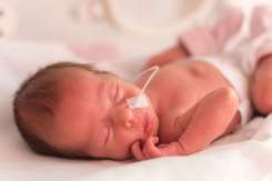 Nașterea prematură – cauze, semne și cum sunt îngrijiți bebelușii prematuri în medicina modernă