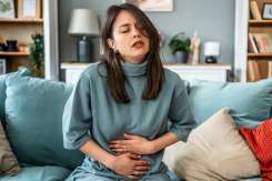 Cum recunoaștem endometrioza și cum poate fi protejată sănătatea reproductivă