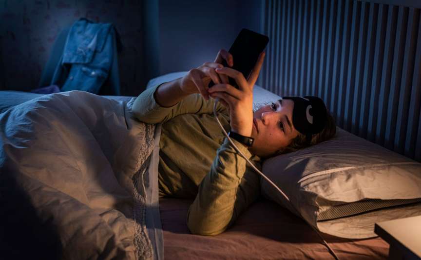 Insomnie: ce să faci când nu poți adormi — cauze, soluții și când mergi la medic