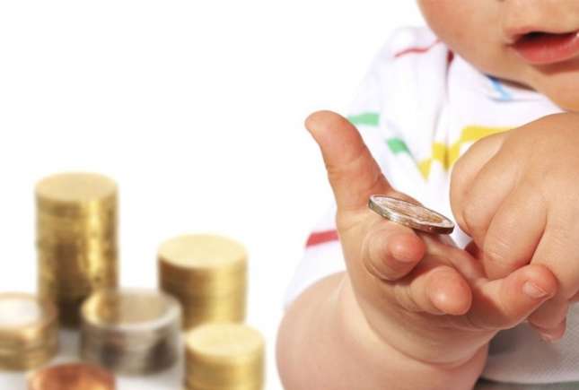 Indemnizația de maternitate, calculată din venitul tatălui chiar și fără căsătorie oficială