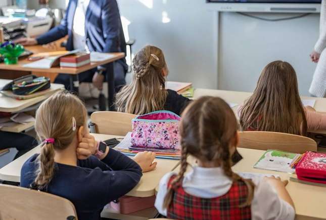 Anul școlar 2026-2027: calendarul complet al vacanțelor pentru elevi