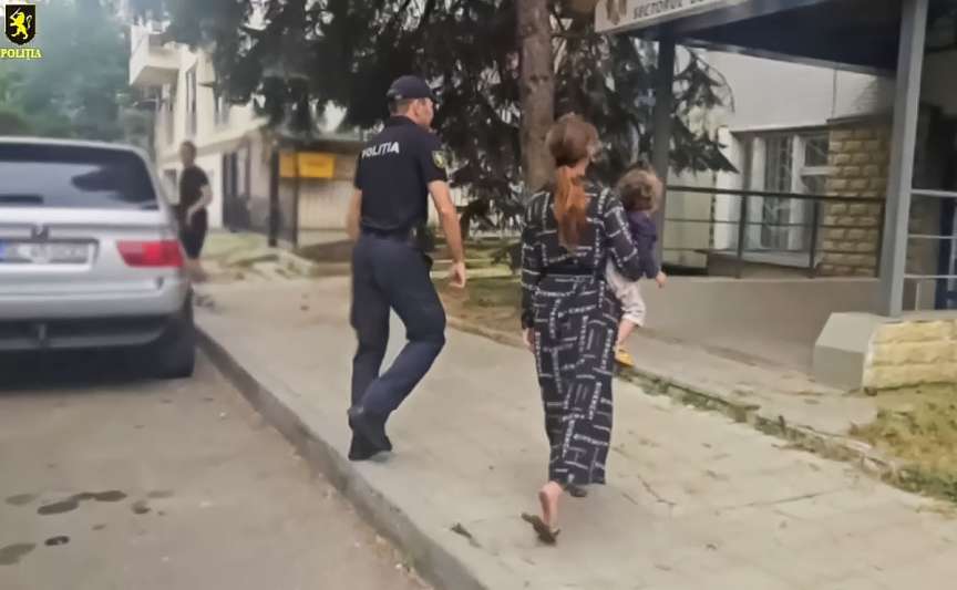 Șase persoane, cercetate de poliție pentru cerșit în trafic cu implicarea unor copii
