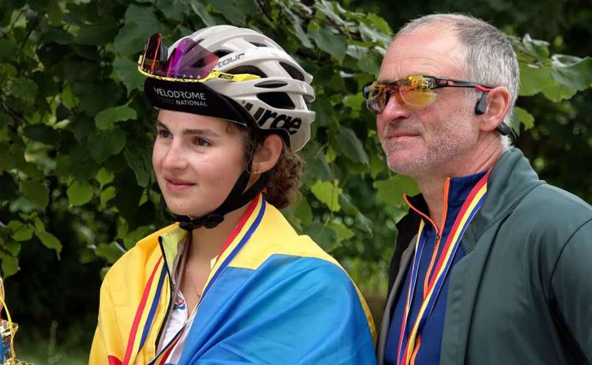 /VIDEO/ Un tată, o fiică și 2.800 de kilometri: împreună, pe bicicletă, din Franța până în Moldova