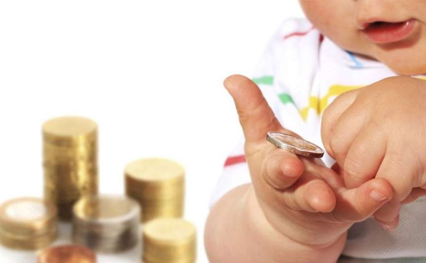 Indemnizația de maternitate, calculată din venitul tatălui chiar și fără căsătorie oficială