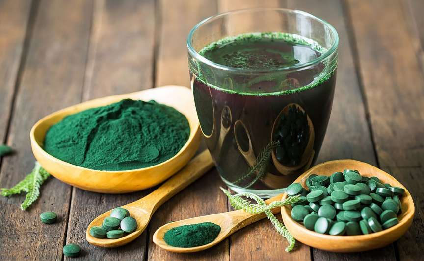 Spirulina și clorofila: ce spun studiile despre beneficii și riscuri reale
