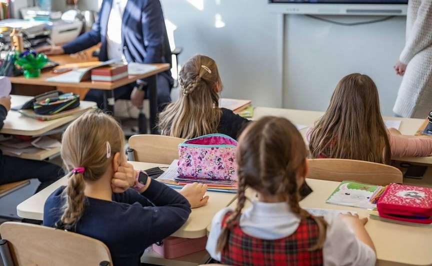 Anul școlar 2026-2027: calendarul complet al vacanțelor pentru elevi