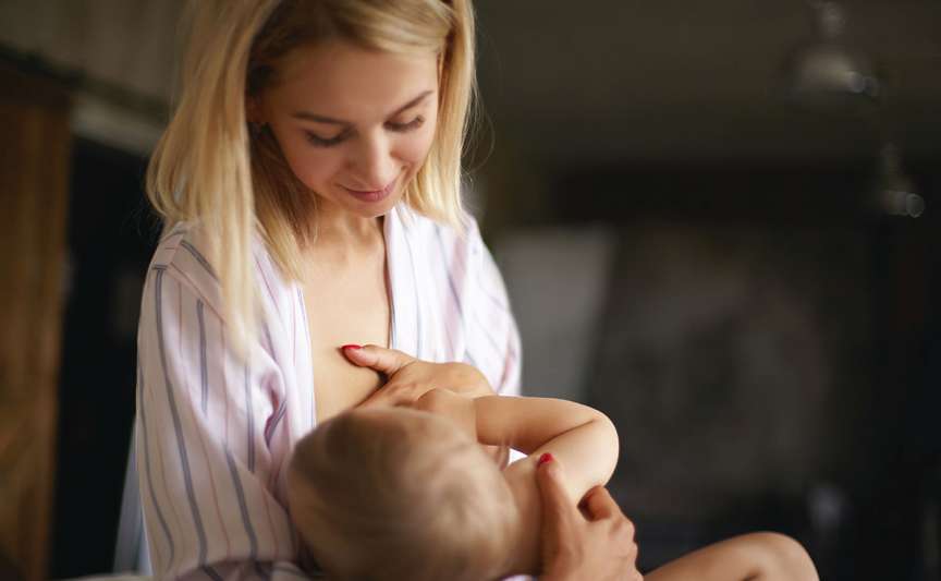 Sânii în perioada alăptării: ce schimbări sunt normale și când trebuie să te îngrijorezi